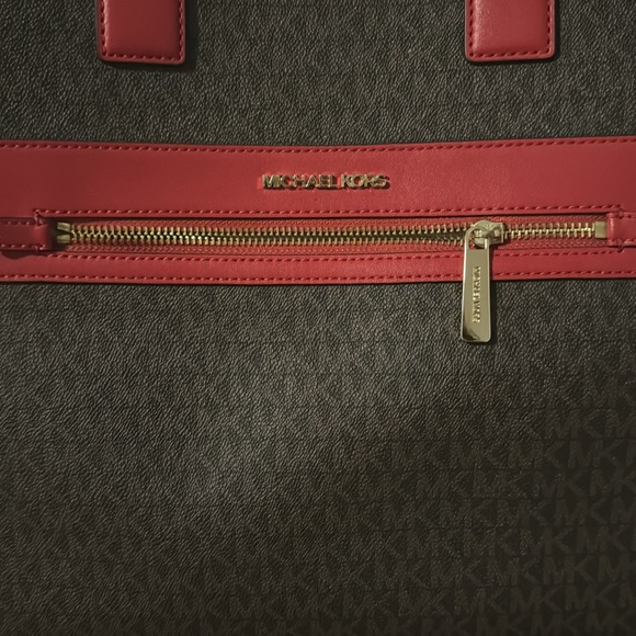 Michael Kors Kenly Large Tote - Picture 2 of 8